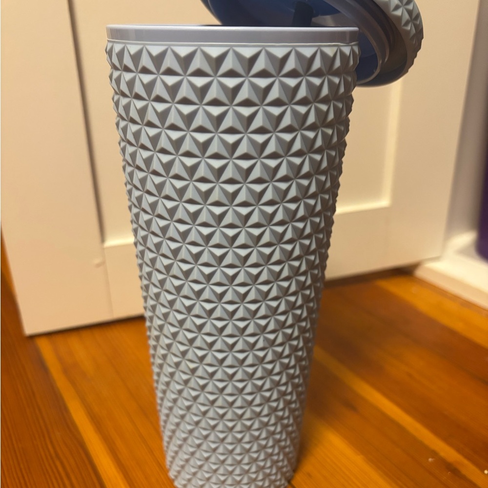 Geometric light blue Tumbler